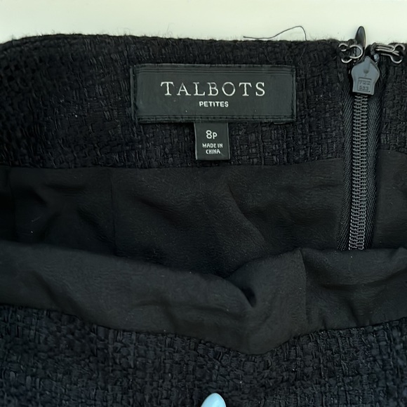 Skirt- Winters - Picture 3 of 3